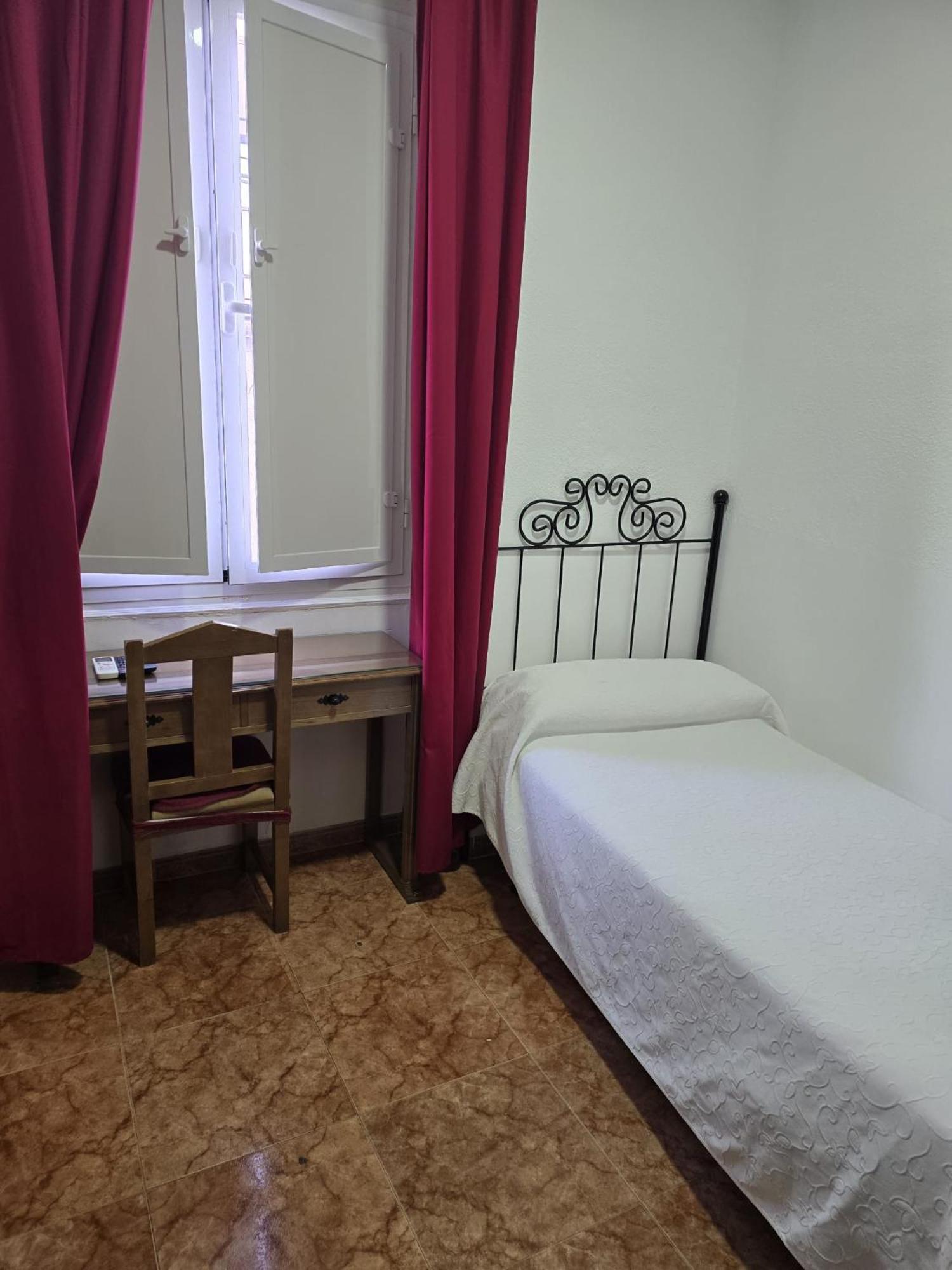 Rooms Los Montes グラナダ エクステリア 写真